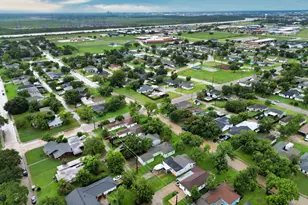 1619 W 8th St, Freeport, TX 77541 - Photo 33