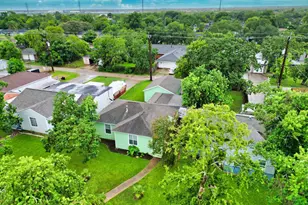 1619 W 8th St, Freeport, TX 77541 - Photo 29