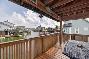 1751 Tiki Dr, Tiki Island, TX 77554 - Photo 31