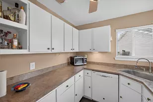 1751 Tiki Dr, Tiki Island, TX 77554 - Photo 11
