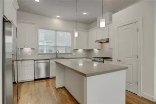 954 W 18th St, Houston, TX 77008 - Photo 7