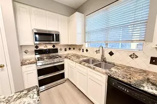 2915 Veva Dr, Pearland, TX 77584 - Photo 11