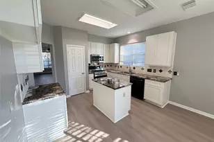 2915 Veva Dr, Pearland, TX 77584 - Photo 9