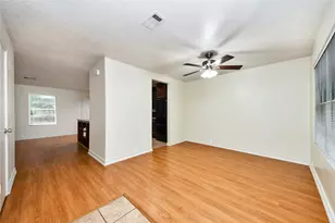 915 Grand Plains Dr, Houston, TX 77090 - Photo 15