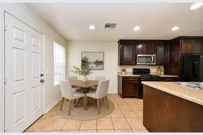915 Grand Plains Drive, Houston, TX 77090 - Photo 5