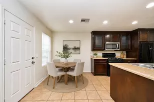 915 Grand Plains Dr, Houston, TX 77090 - Photo 5