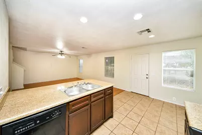 915 Grand Plains Drive, Houston, TX 77090 - Photo 9