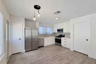10030 Farrell Dr, Houston, TX 77070 - Photo 7