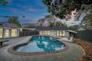 7819 Pagewood Ln, Houston, TX 77063 - Photo 49