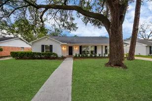 7819 Pagewood Ln, Houston, TX 77063 - Photo 3