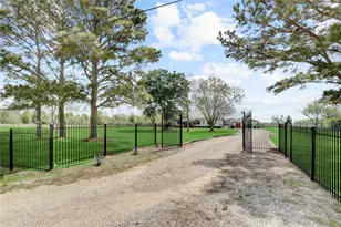 2811 Pisces St, Rosenberg, TX 77469 - Photo 3