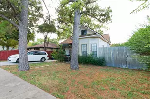 207 Rippetoe St, Brenham, TX 77833 - Photo 17
