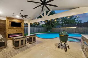 15722 Brookvilla Dr, Houston, TX 77059 - Photo 7