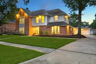 15722 Brookvilla Dr, Houston, TX 77059 - Photo 3