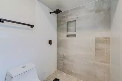 4931 Lake Catherine Court, Richmond, TX 77407 - Photo 7