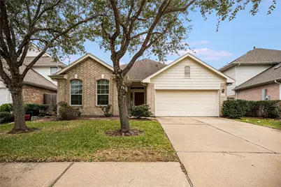 1631 Crescent Shores Lane, Pasadena, TX 77586 - Photo 1