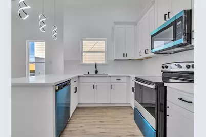 5126 Clover Street #A/B, Houston, TX 77033 - Photo 11