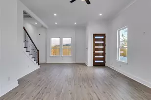 5126 Clover St, Houston, TX 77033 - Photo 7