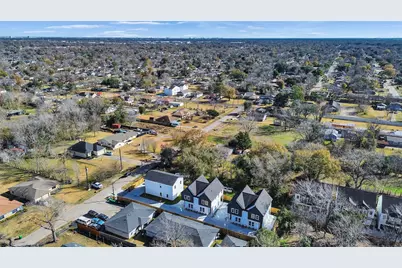 5126 Clover Street #A/B, Houston, TX 77033 - Photo 3