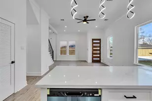 5126 Clover St, Houston, TX 77033 - Photo 13