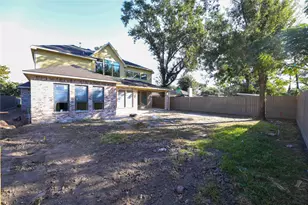 10335 Brinwood Dr, Houston, TX 77043 - Photo 13