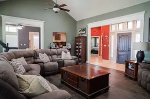 2915 Willow Creek Dr, El Campo, TX 77437 - Photo 5