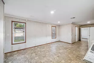 11910 Hazy Hill Dr, Houston, TX 77044 - Photo 5