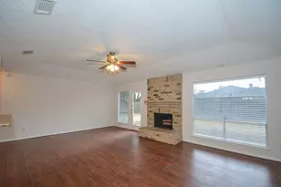 3015 Sam Houston Dr, Sugar Land, TX 77479 - Photo 9