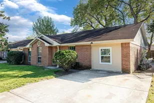 5106 Tavenor Ln, Houston, TX 77048 - Photo 1