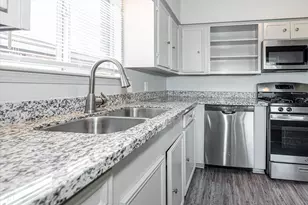 5106 Tavenor Ln, Houston, TX 77048 - Photo 7