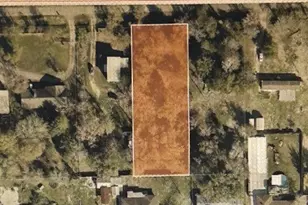 407 Pin Oak Dr, Highlands, TX 77562 - Photo 1