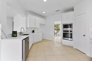 10039 Briarpark Trail Ln, Houston, TX 77064 - Photo 7