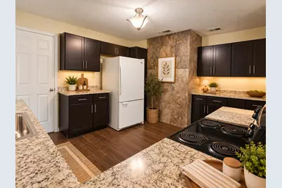132 Otter Trail, Lake Jackson, TX 77566 - Photo 5