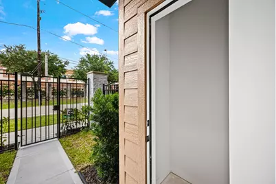 525 Hillwood Heights Drive, Houston, TX 77091 - Photo 37