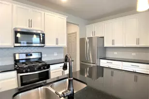 8656 Hollyoaks Creek Ln, Houston, TX 77063 - Photo 9