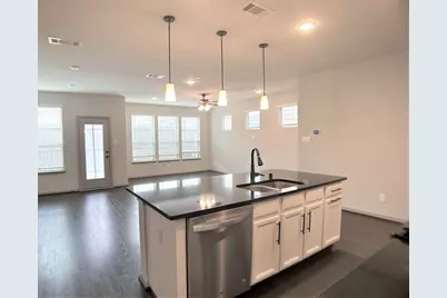 8656 Hollyoaks Creek Lane, Houston, TX 77063 - Photo 3