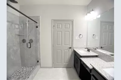 8656 Hollyoaks Creek Lane, Houston, TX 77063 - Photo 15