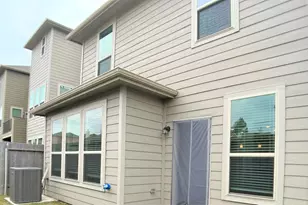 8656 Hollyoaks Creek Ln, Houston, TX 77063 - Photo 27