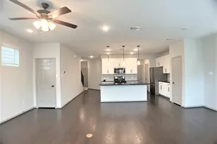8656 Hollyoaks Creek Ln, Houston, TX 77063 - Photo 5