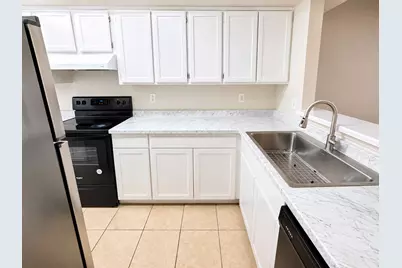 8714 Victorian Village Drive #8, Houston, TX 77071 - Photo 3