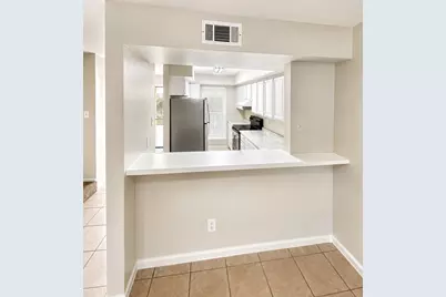 8714 Victorian Village Drive #8, Houston, TX 77071 - Photo 5