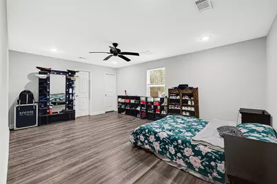 1300 Cypress Street, Baytown, TX 77520 - Photo 17