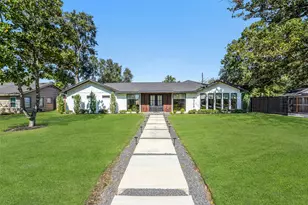 9306 Rosstown Way, Houston, TX 77080 - Photo 1