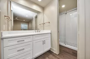 2829 Timmons Ln, Houston, TX 77027 - Photo 19
