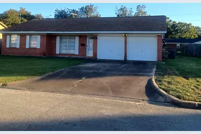 3916 Crescent Drive, Bay City, TX 77414 - Photo 1