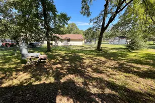 181 Greenleaf Ln, Conroe, TX 77304 - Photo 15