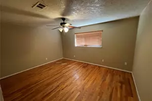 181 Greenleaf Ln, Conroe, TX 77304 - Photo 11