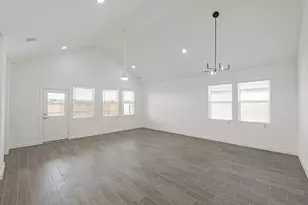 7826 Jade Crst Dr, Angleton, TX 77515 - Photo 19
