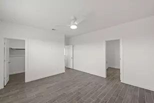 7826 Jade Crst Dr, Angleton, TX 77515 - Photo 11