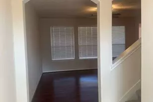 127 W Burberry Cir, Conroe, TX 77384 - Photo 3